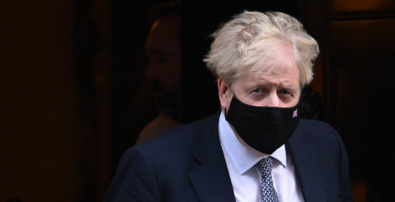 前英国首相鲍里斯·约翰逊：相信新冠病毒源自中国实验室泄漏